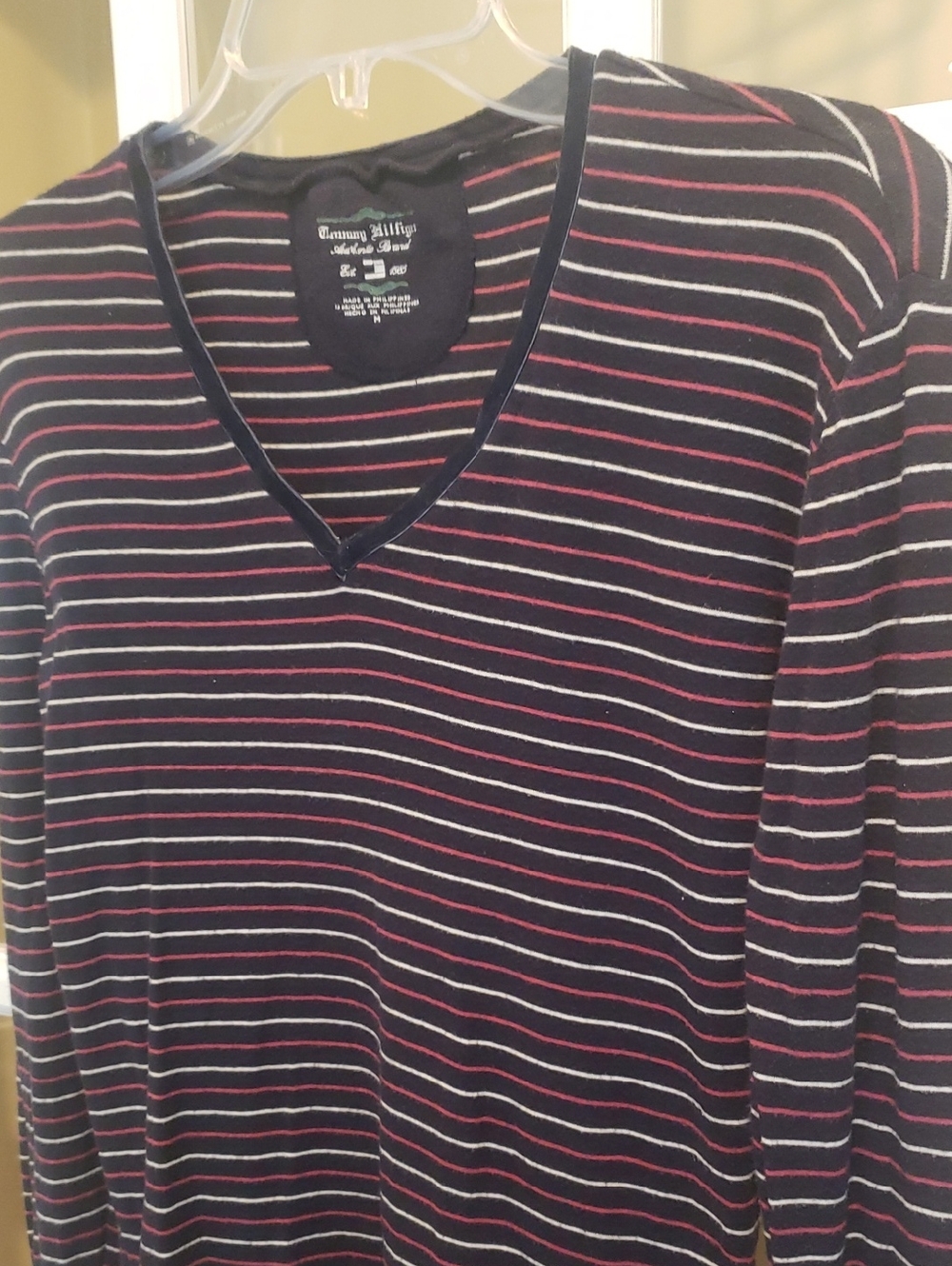 Tommy Hilfiger Striped V-Neck Lightweight Long Sleeve Tee Size: M